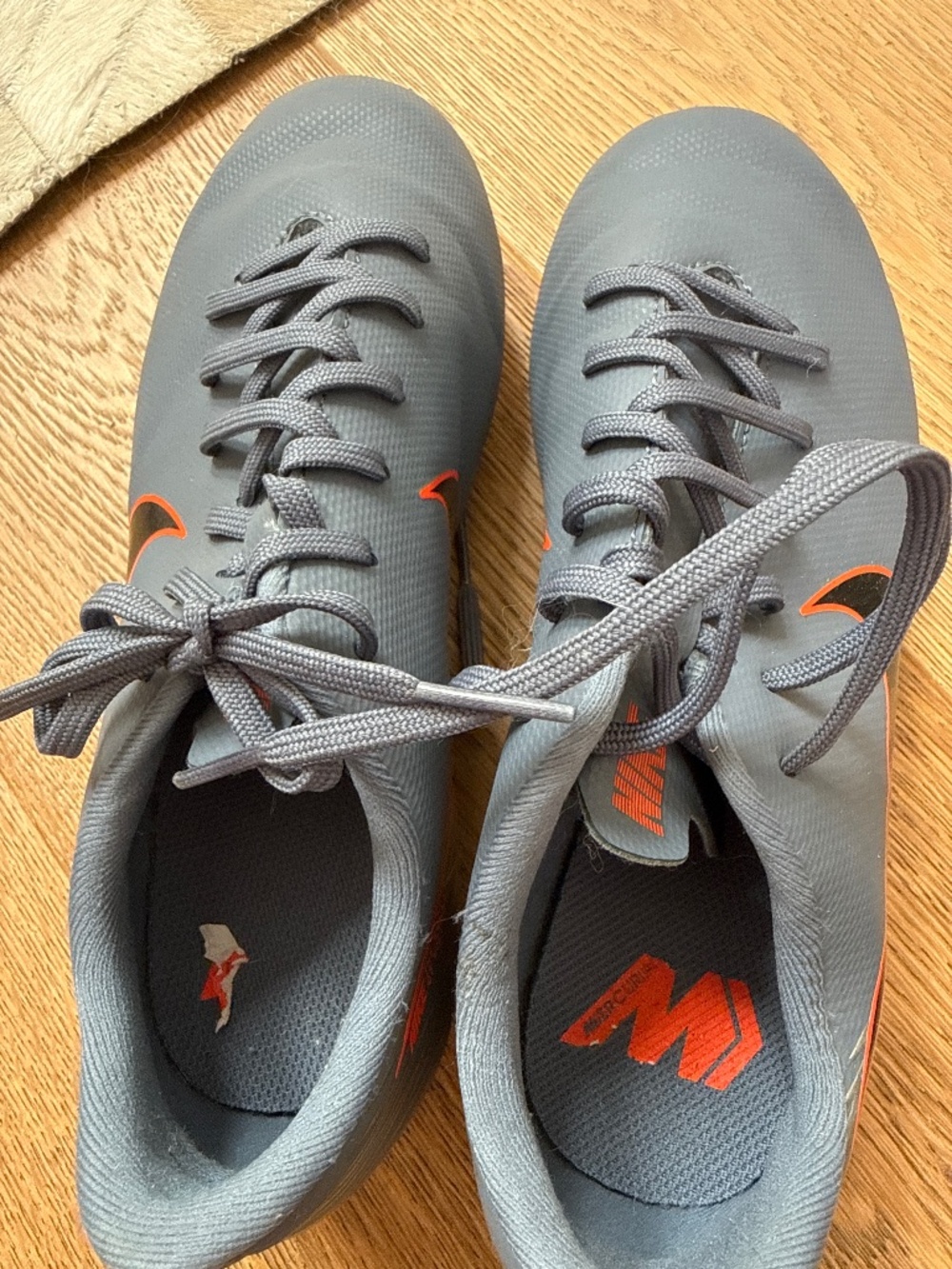 Nike cleats unisex kids size 4 youth
